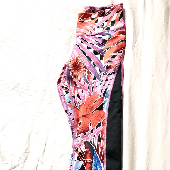 Nike Women's Floral Tights - Picture 3 of 4